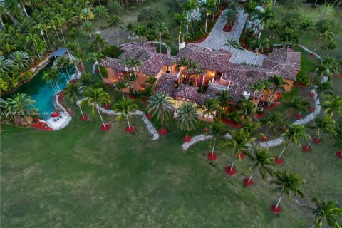 House in Homestead, Florida 6 bedrooms, 1106.19 sq.m. № 2036754 - photo 6