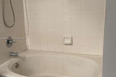 House in Boynton Beach, Florida 2 bedrooms, 93.65 sq.m. № 2009851 - photo 13