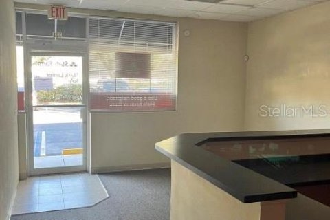 Propiedad comercial en alquiler en Lakeland, Florida, 766.44 m2 № 1816192 - foto 3