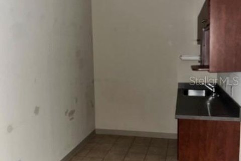 Propiedad comercial en alquiler en Lakeland, Florida, 766.44 m2 № 1816192 - foto 10