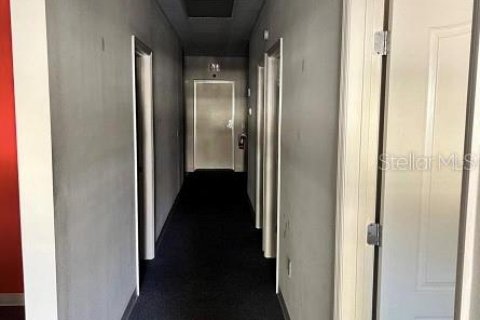 Propiedad comercial en alquiler en Lakeland, Florida, 766.44 m2 № 1816192 - foto 4