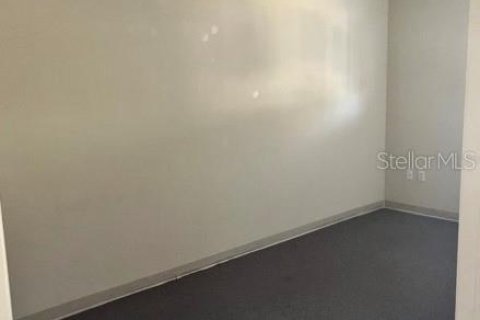Propiedad comercial en alquiler en Lakeland, Florida, 766.44 m2 № 1816192 - foto 5