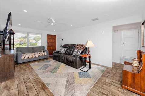 Villa ou maison à vendre à Seminole, Floride: 3 chambres, 91.42 m2 № 1907538 - photo 16