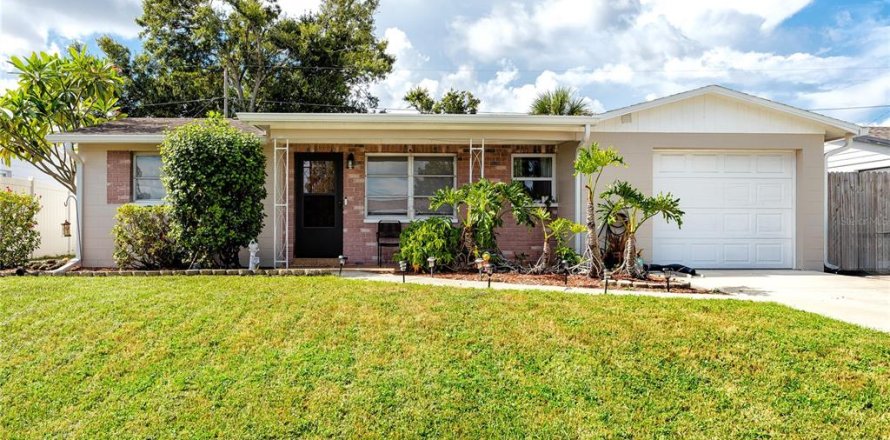 Villa ou maison à Seminole, Floride 3 chambres, 91.42 m2 № 1907538