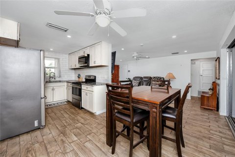 Villa ou maison à vendre à Seminole, Floride: 3 chambres, 91.42 m2 № 1907538 - photo 21