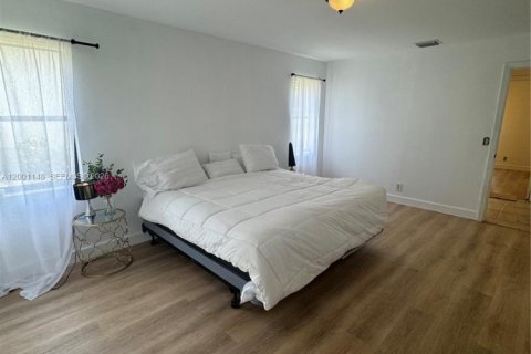 Снять в аренду виллу или дом в Бока-Ратон, Флорида 3 спальни, 153.94м2, № 2065371 - фото 7