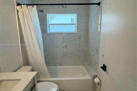 Снять в аренду виллу или дом в Бока-Ратон, Флорида 3 спальни, 153.94м2, № 2065371 - фото 13