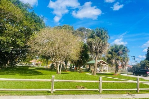 Снять в аренду виллу или дом в Бока-Ратон, Флорида 3 спальни, 153.94м2, № 2065371 - фото 18