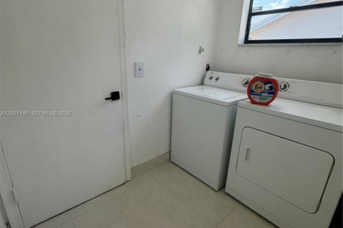 Снять в аренду виллу или дом в Бока-Ратон, Флорида 3 спальни, 153.94м2, № 2065371 - фото 14