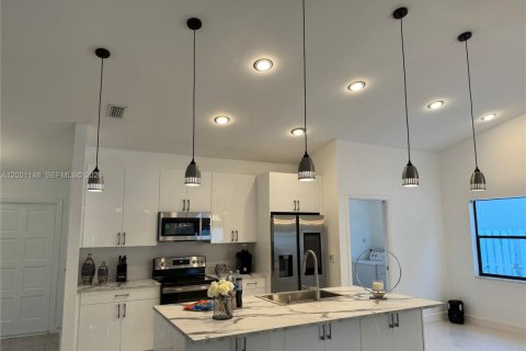 Снять в аренду виллу или дом в Бока-Ратон, Флорида 3 спальни, 153.94м2, № 2065371 - фото 4