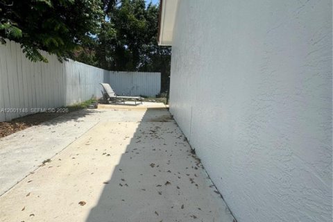 Снять в аренду виллу или дом в Бока-Ратон, Флорида 3 спальни, 153.94м2, № 2065371 - фото 17