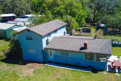 House in New Port Richey, Florida 3 bedrooms, 140.28 sq.m. № 1724266 - photo 2