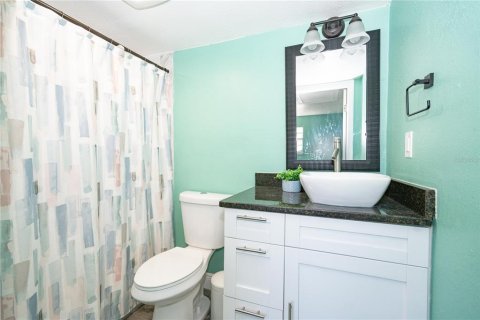 House in New Port Richey, Florida 3 bedrooms, 140.28 sq.m. № 1724266 - photo 8