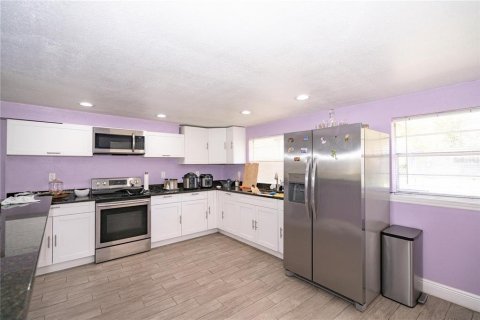 House in New Port Richey, Florida 3 bedrooms, 140.28 sq.m. № 1724266 - photo 28