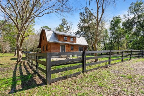 House in Gainesville, Florida 2 bedrooms, 152.73 sq.m. № 1707846 - photo 3