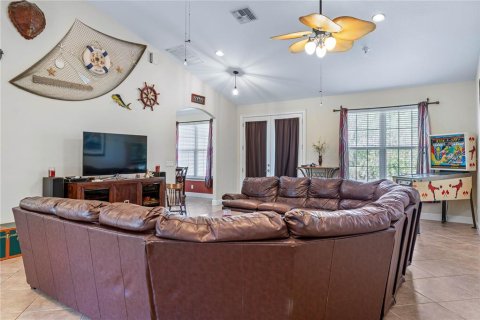 Villa ou maison à vendre à Mims, Floride: 4 chambres, 238.39 m2 № 1827220 - photo 5