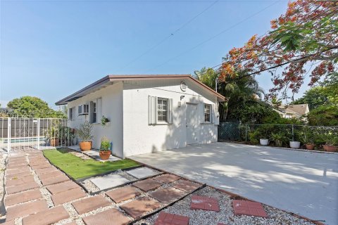 Купить виллу или дом в Майами, Флорида 4 спальни, 100.33м2, № 2086191 - фото 23