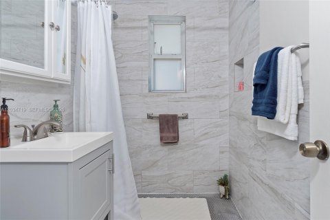 Купить виллу или дом в Майами, Флорида 4 спальни, 100.33м2, № 2086191 - фото 17