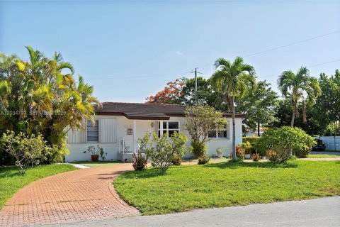 Купить виллу или дом в Майами, Флорида 4 спальни, 100.33м2, № 2086191 - фото 4