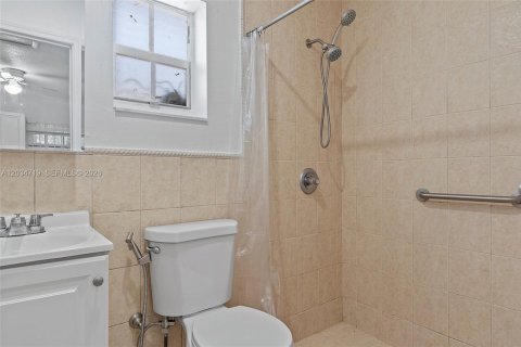 Купить виллу или дом в Майами, Флорида 4 спальни, 100.33м2, № 2086191 - фото 28