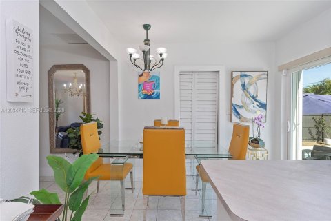 Купить виллу или дом в Майами, Флорида 4 спальни, 100.33м2, № 2086191 - фото 13