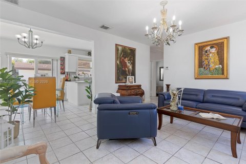 Купить виллу или дом в Майами, Флорида 4 спальни, 100.33м2, № 2086191 - фото 5