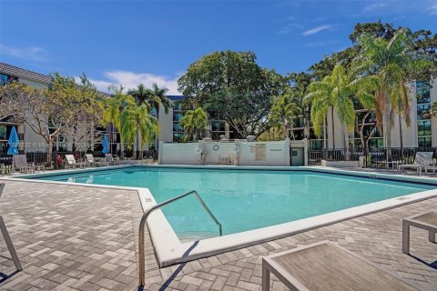 Condo in Fort Lauderdale, Florida, 2 bedrooms  № 2027389 - photo 29