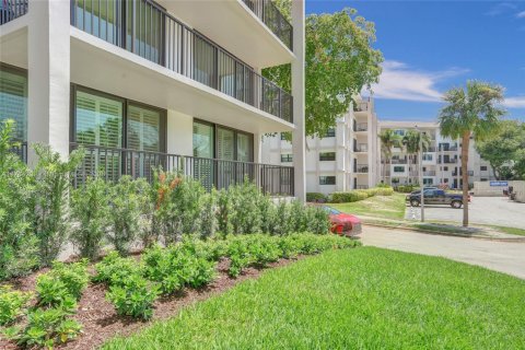 Condo in Fort Lauderdale, Florida, 2 bedrooms  № 2027389 - photo 23