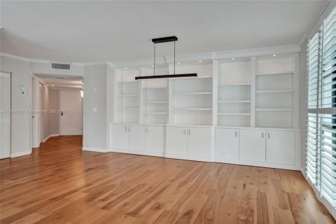 Condo in Fort Lauderdale, Florida, 2 bedrooms  № 2027389 - photo 8