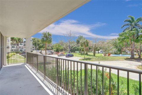 Condo in Fort Lauderdale, Florida, 2 bedrooms  № 2027389 - photo 21