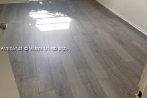 Condo in North Miami Beach, Florida, 1 bedroom  № 1858480 - photo 5