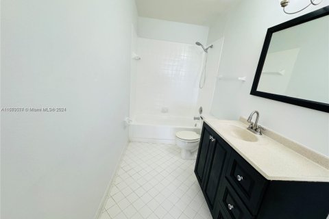Copropriété à vendre à Oakland Park, Floride: 1 chambre, 74.51 m2 № 2018892 - photo 6