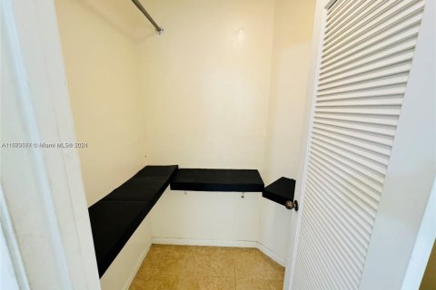 Copropriété à vendre à Oakland Park, Floride: 1 chambre, 74.51 m2 № 2018892 - photo 7