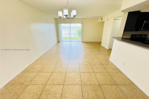 Copropriété à vendre à Oakland Park, Floride: 1 chambre, 74.51 m2 № 2018892 - photo 3