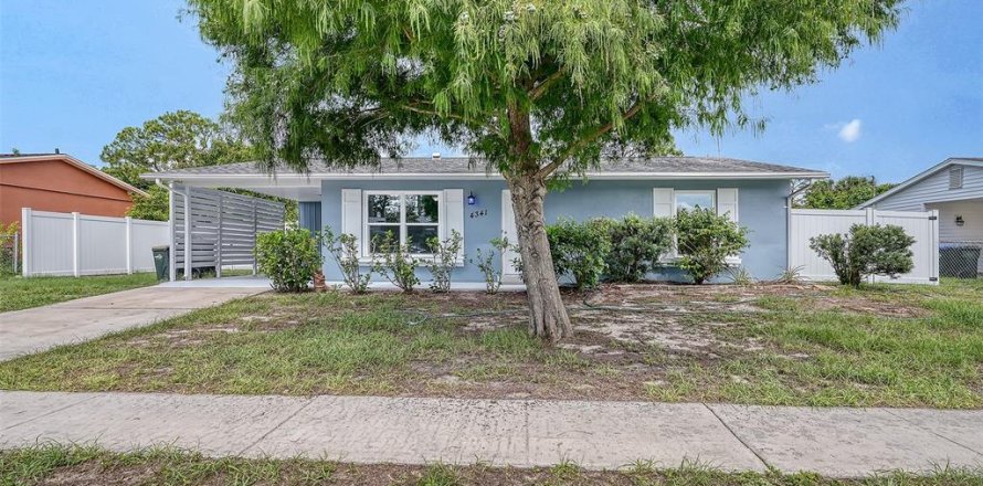 House in North Port, Florida 2 bedrooms, 117.06 sq.m. № 2204995