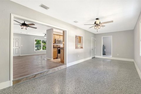House in North Port, Florida 2 bedrooms, 117.06 sq.m. № 2204995 - photo 16