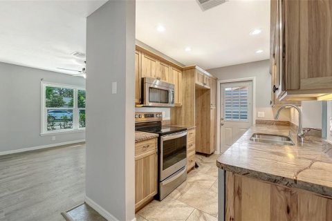 House in North Port, Florida 2 bedrooms, 117.06 sq.m. № 2204995 - photo 13
