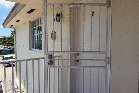 Apartamento en Hialeah, Florida 2 dormitorios, 78.69 m2 № 2074542