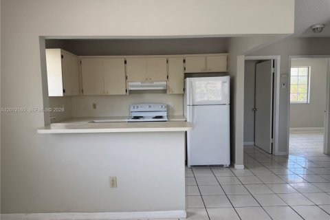Apartamento en alquiler en Hialeah, Florida, 2 dormitorios, 78.69 m2 № 2074542 - foto 6