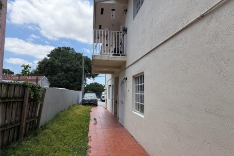 Apartamento en alquiler en Hialeah, Florida, 2 dormitorios, 78.69 m2 № 2074542 - foto 14