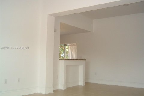 Купить виллу или дом в Майами, Флорида 3 спальни, 114.36м2, № 1946138 - фото 6