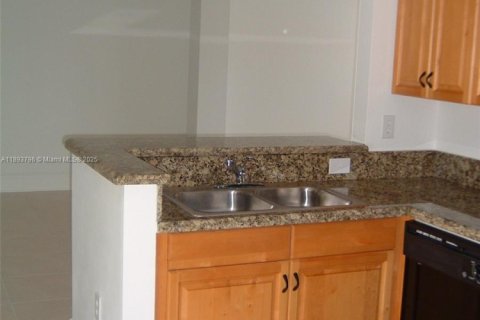 Купить виллу или дом в Майами, Флорида 3 спальни, 114.36м2, № 1946138 - фото 8