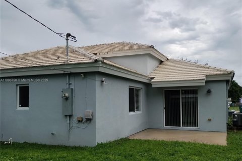 Купить виллу или дом в Майами, Флорида 3 спальни, 114.36м2, № 1946138 - фото 16