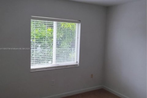 Купить виллу или дом в Майами, Флорида 3 спальни, 114.36м2, № 1946138 - фото 12