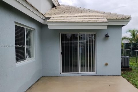 Купить виллу или дом в Майами, Флорида 3 спальни, 114.36м2, № 1946138 - фото 17