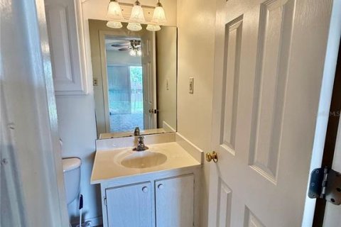 Condo in Casselberry, Florida, 2 bedrooms  № 1676033 - photo 16