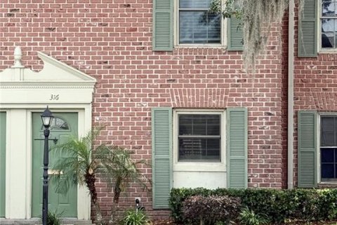 Condo in Casselberry, Florida, 2 bedrooms  № 1676033 - photo 2