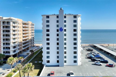 Condo in Ormond Beach, Florida, 2 bedrooms  № 1807316 - photo 1