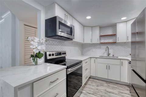 Condo in Ormond Beach, Florida, 2 bedrooms  № 1807316 - photo 10