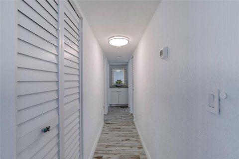 Condo in Ormond Beach, Florida, 2 bedrooms  № 1807316 - photo 18